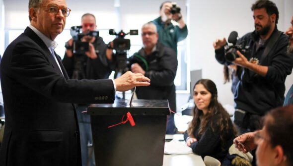 Socialista Antônio Seguro é eleito presidente de Portugal